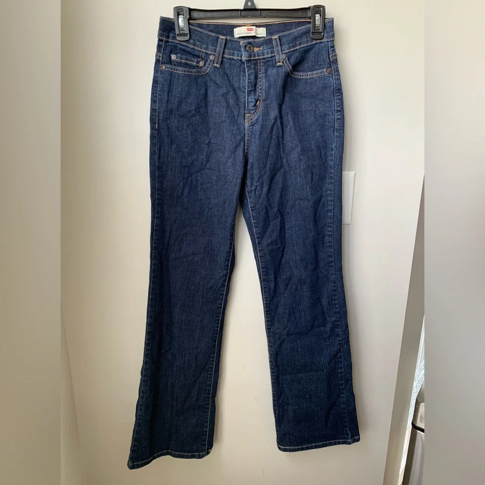 Levis waist rise
